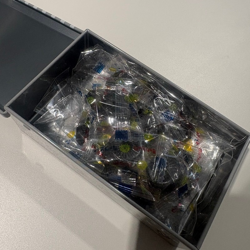 EXPO2025 ミャクミャク アメ缶　モノクロ
