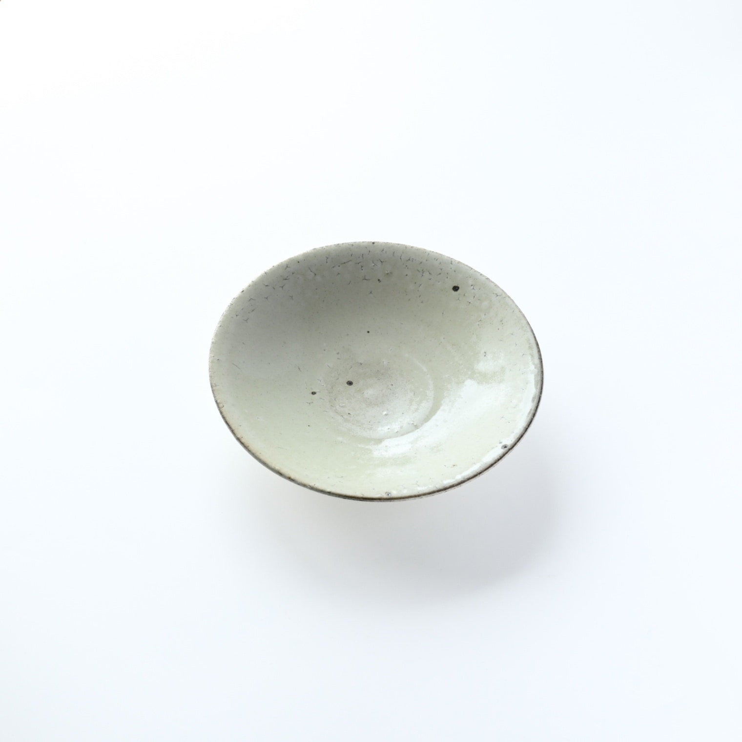 下村淳 / 口作り5.5寸皿 粉引 ルチル釉 | 作り手,下村淳 | 和食器通販 