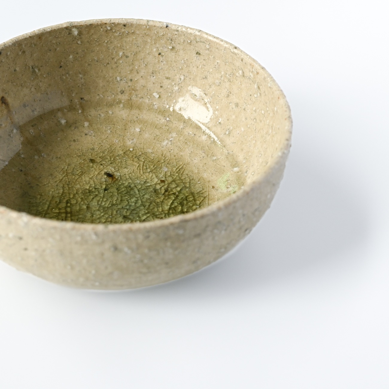灰釉花活(平安~鎌倉) 安達健 / 淡緑灰釉 六寸丸碗 | 作り手,安達健 | 和食器通販 eyl