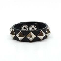 ニュー1連ピラミッドリストバンド(ボタン)｜『666』パンクロック