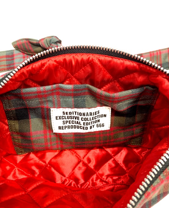 希少！　backlash　バナナバッグ　RED 2025年最新】BACKLASH バナナの人気アイテム - メルカリ