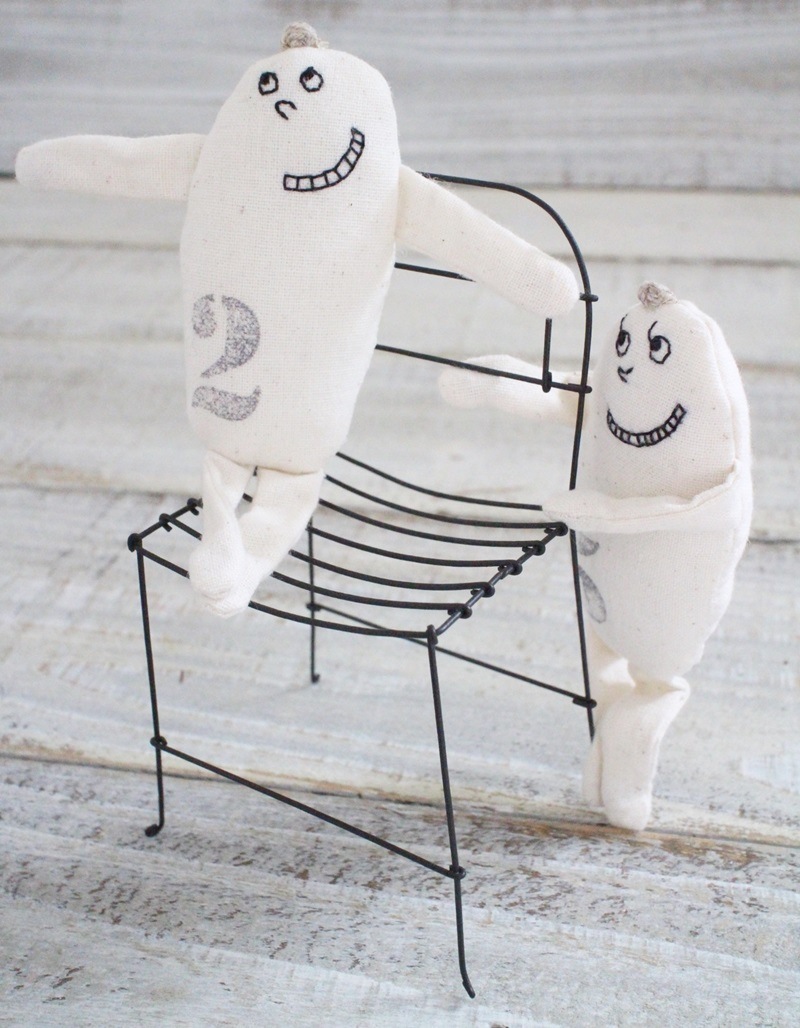 ワイヤーオブジェ(いすD)