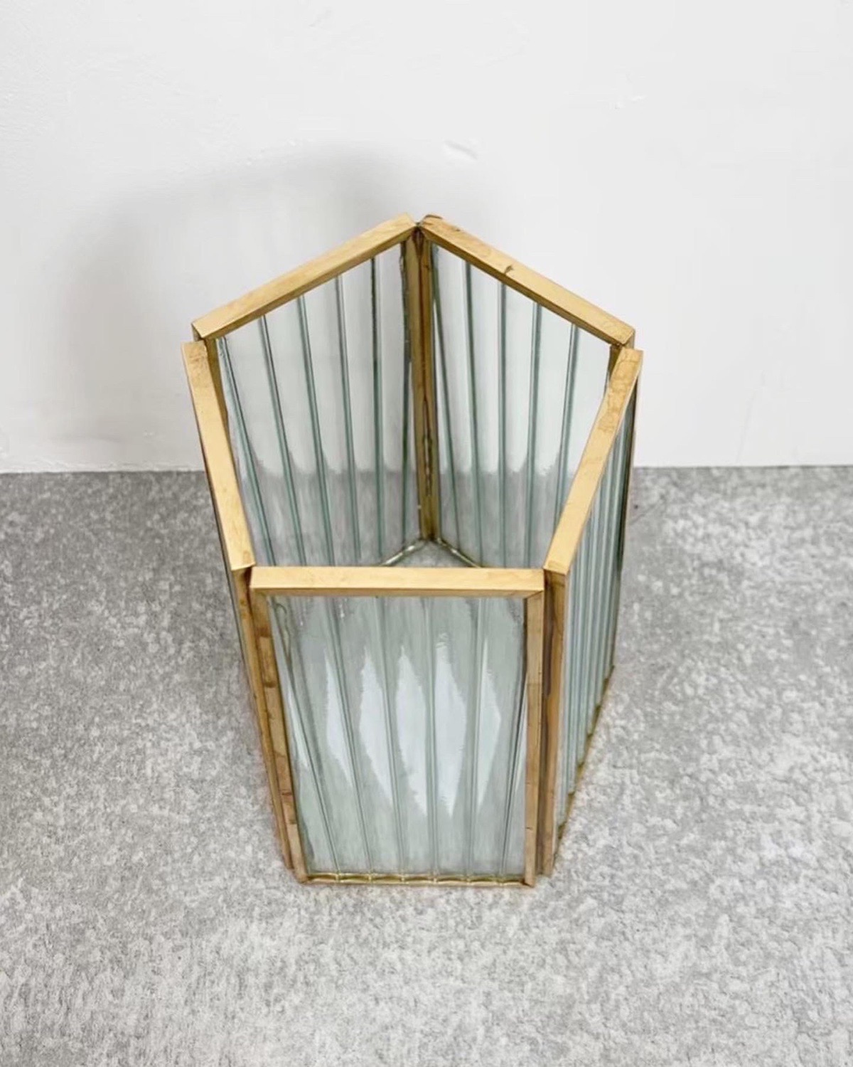 真ちゅうふちどり花瓶(5角形くち/なみなみガラス）