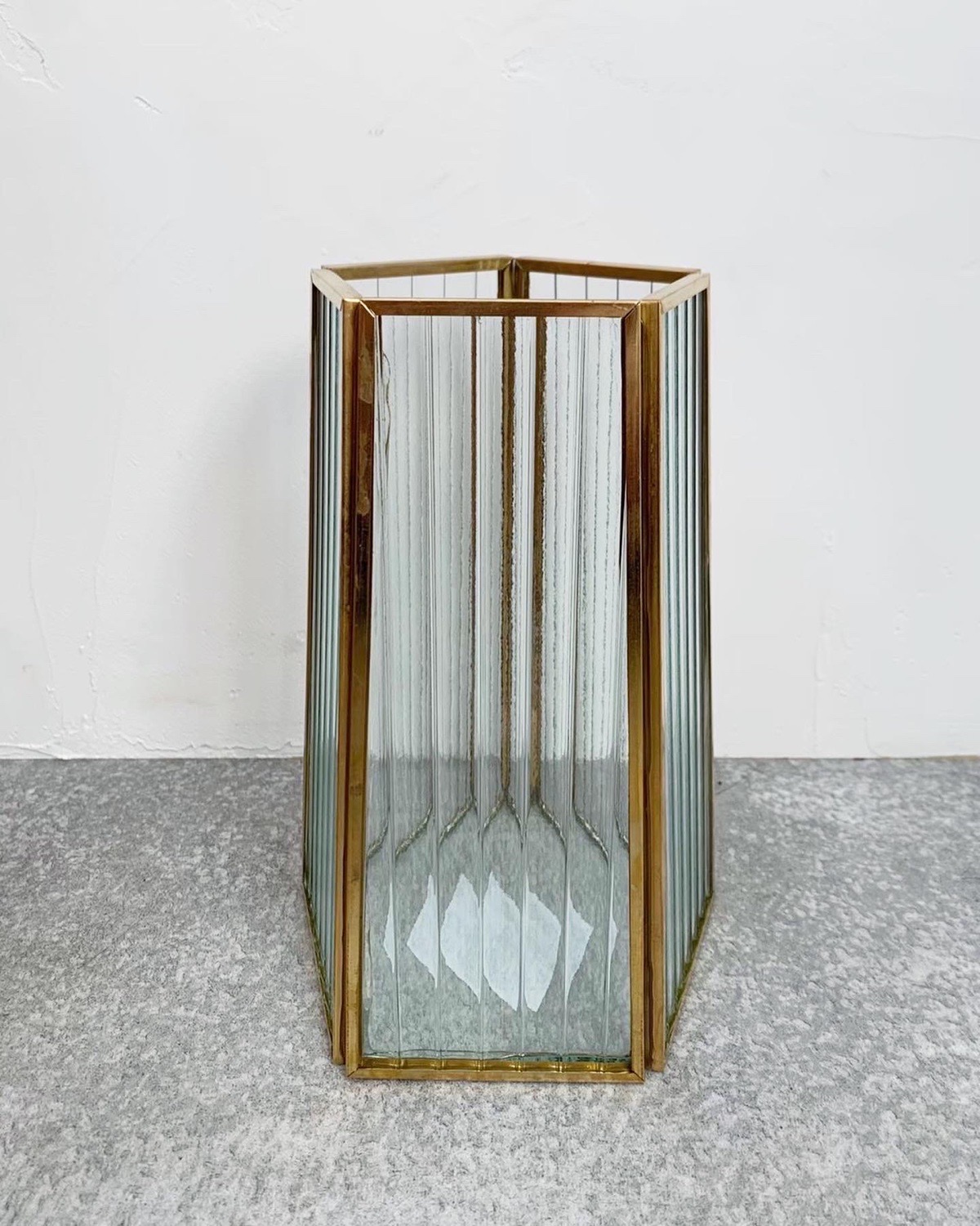 真ちゅうふちどり花瓶(5角形くち/なみなみガラス）