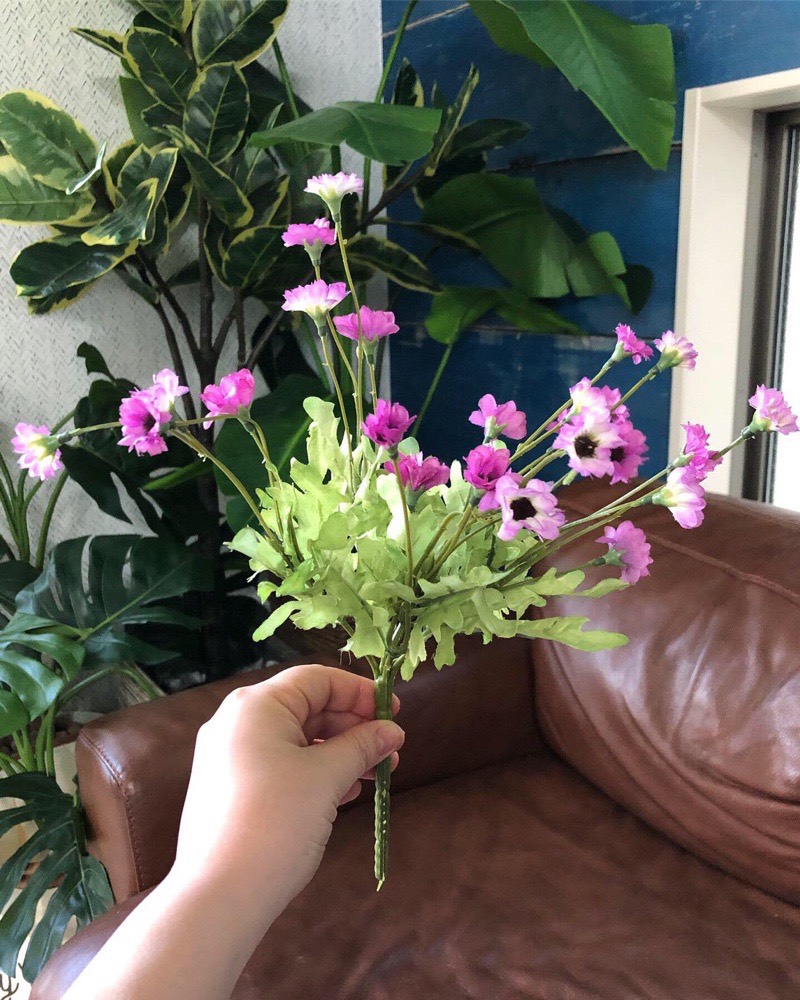 道端に咲く小花（パープル）