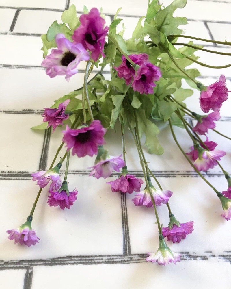 道端に咲く小花（パープル）