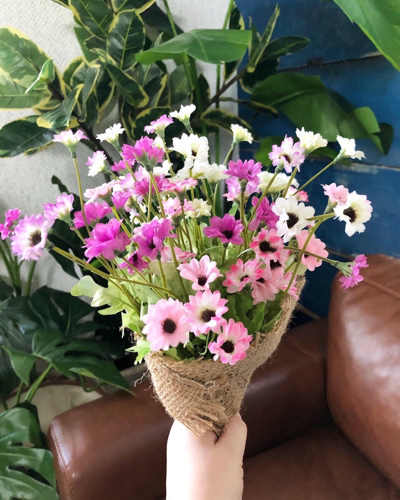 道端に咲く小花（パープル）