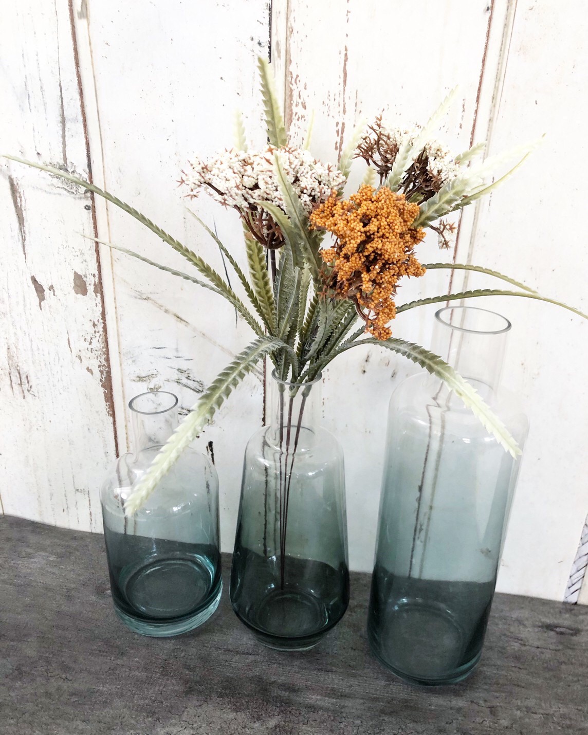 ゲジゲジ葉っぱのお花（ホワイト）