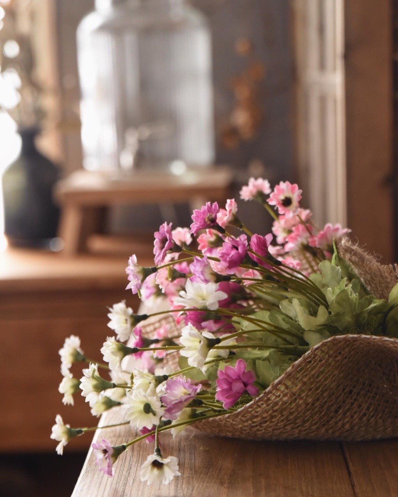 道端に咲く小花ブーケ（ピンク）