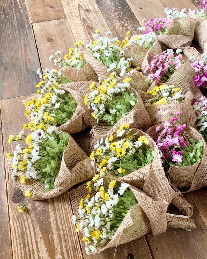 道端に咲く小花ブーケ（ピンク）