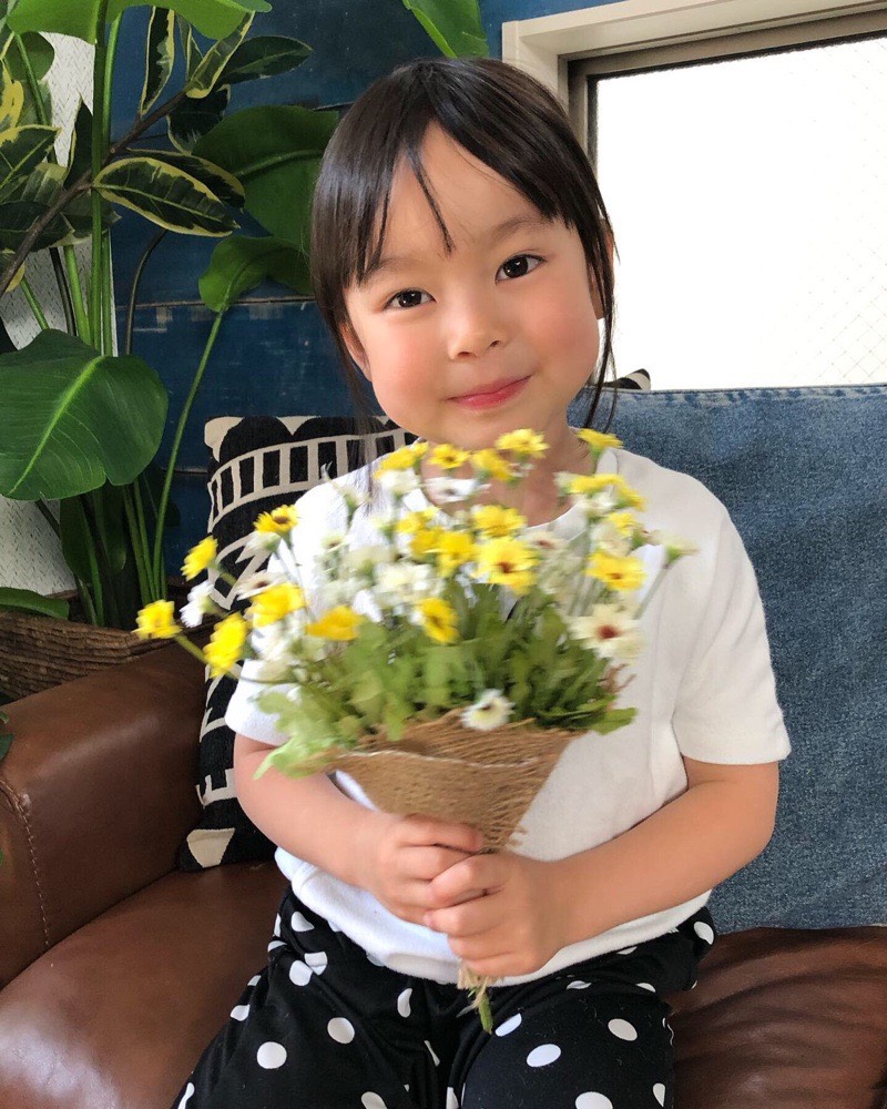 道端に咲く小花ブーケ（イエロー）