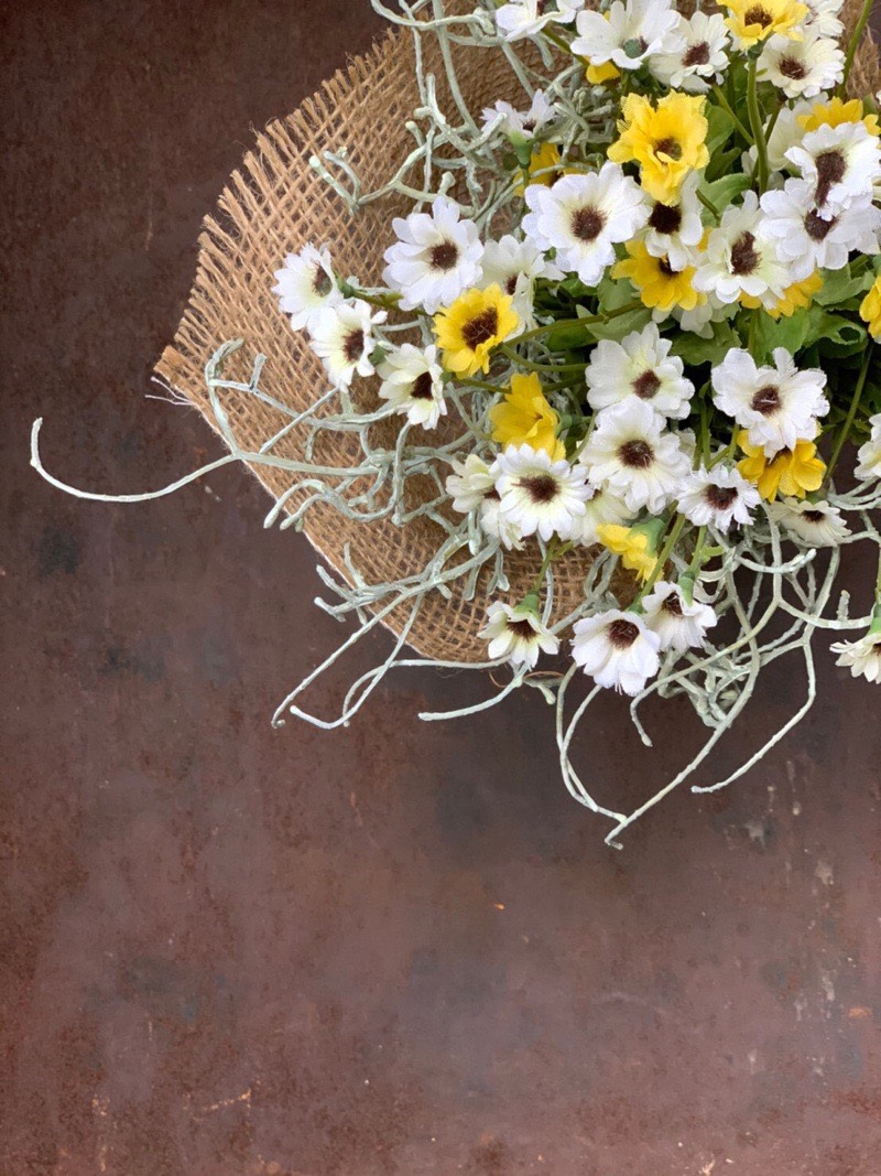 道端に咲く小花ブーケ（イエロー）