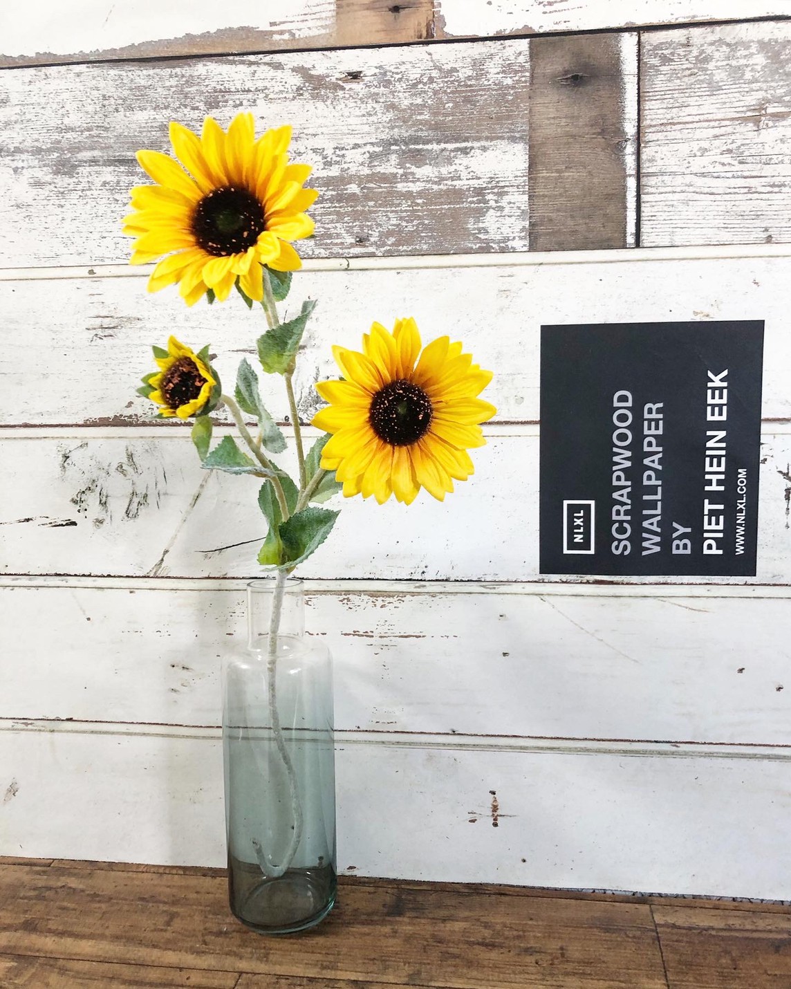 ブルーグラデのガラス瓶（高さ25㎝）