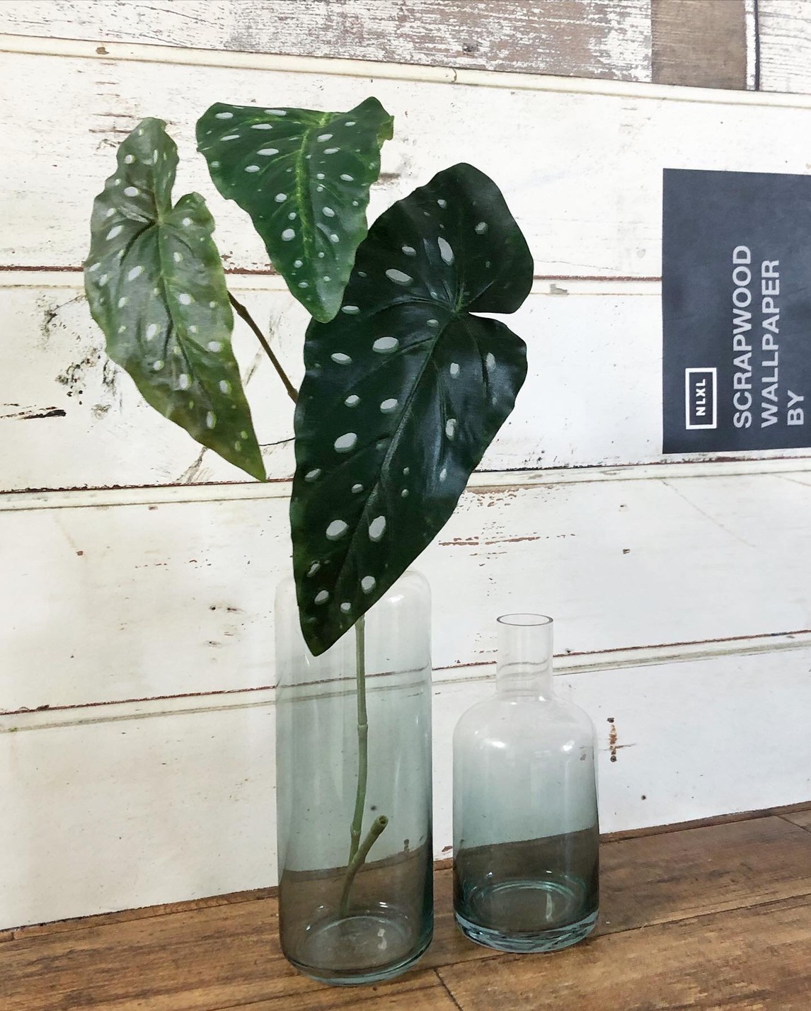 ブルーグラデのガラス瓶（高さ25㎝）