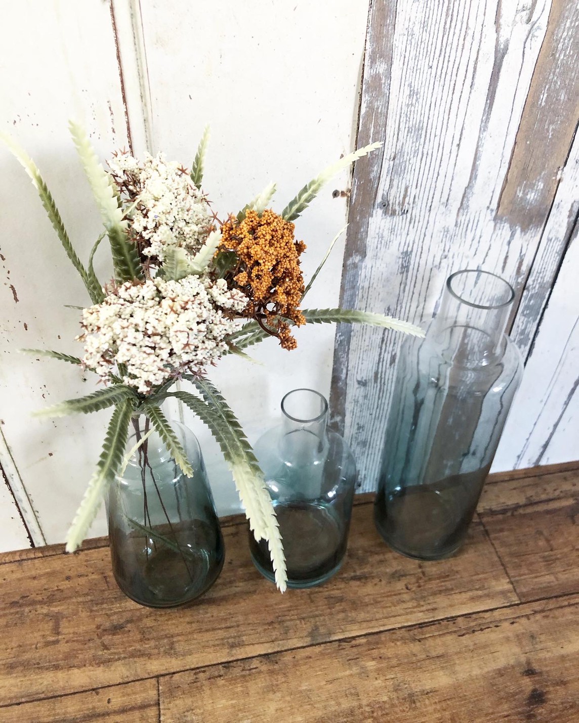 ブルーグラデのガラス瓶（高さ25㎝）