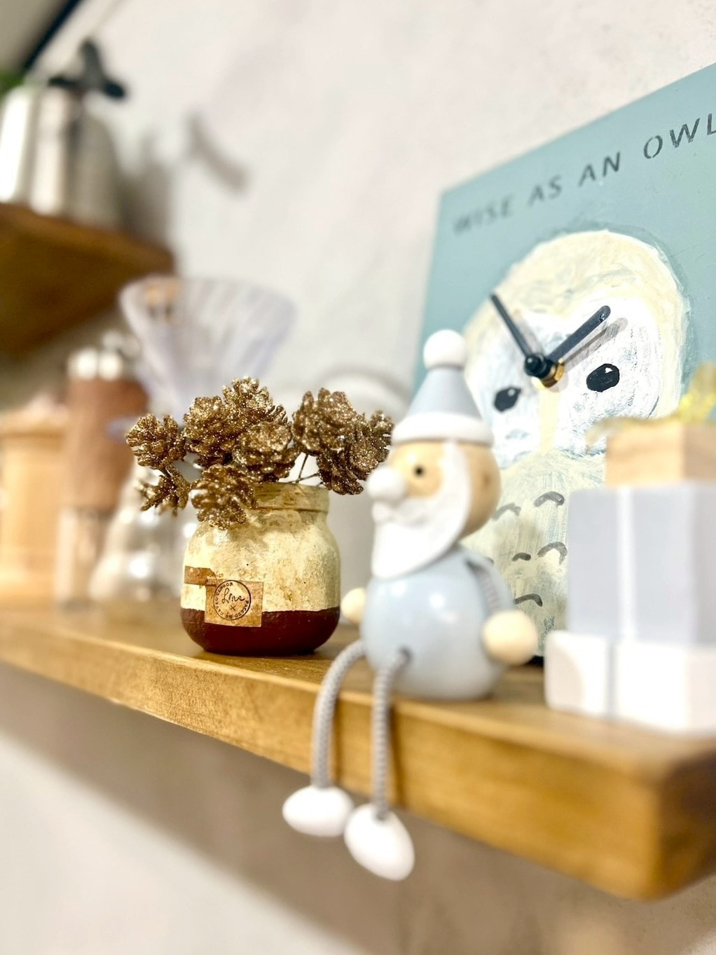 キラキラの小さな松ぼっくり 12個入り(ゴールド)