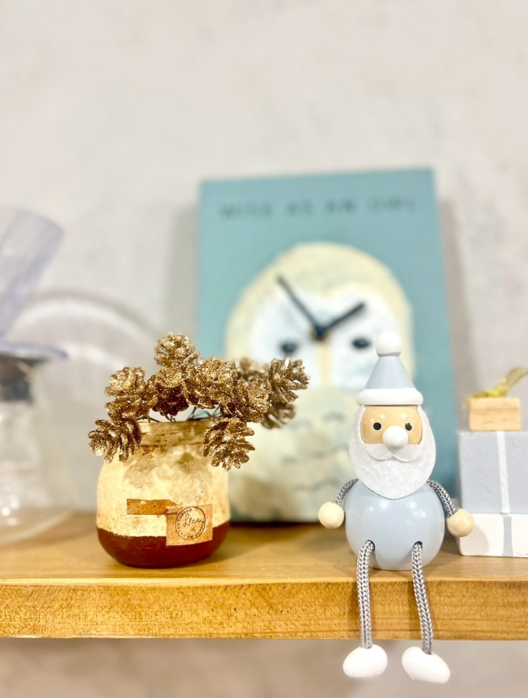 キラキラの小さな松ぼっくり 12個入り(ゴールド)