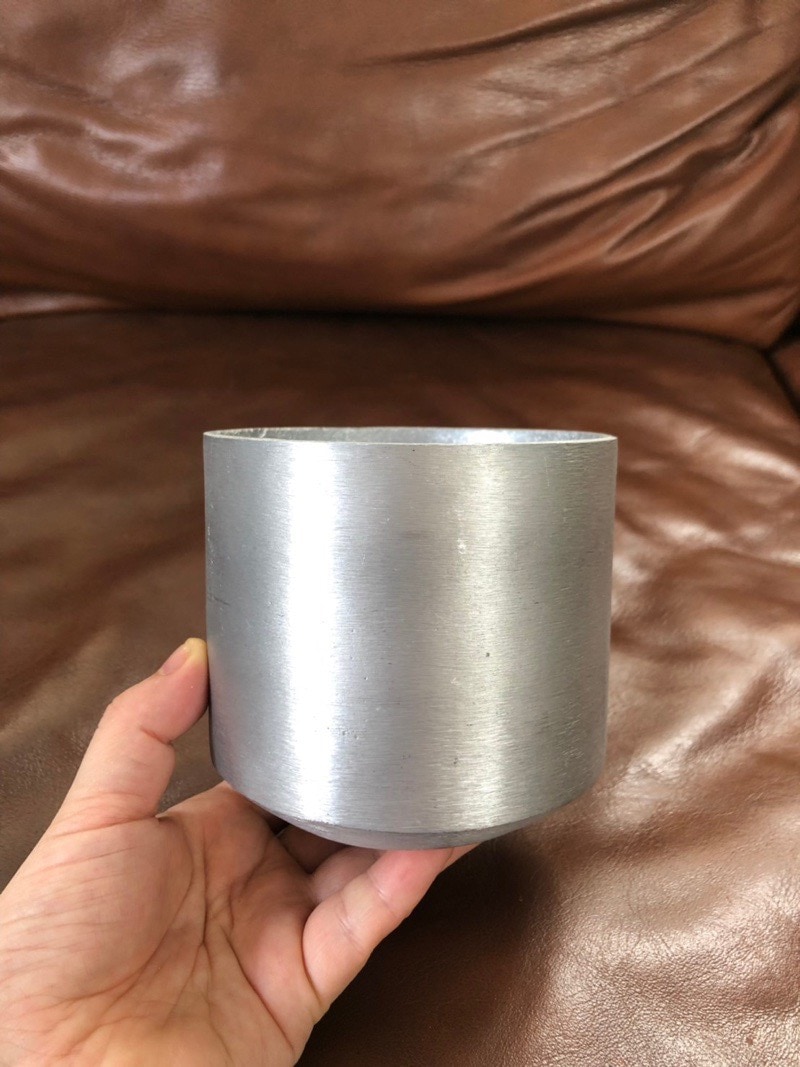 ラウンド型の鉢 (シルバー)