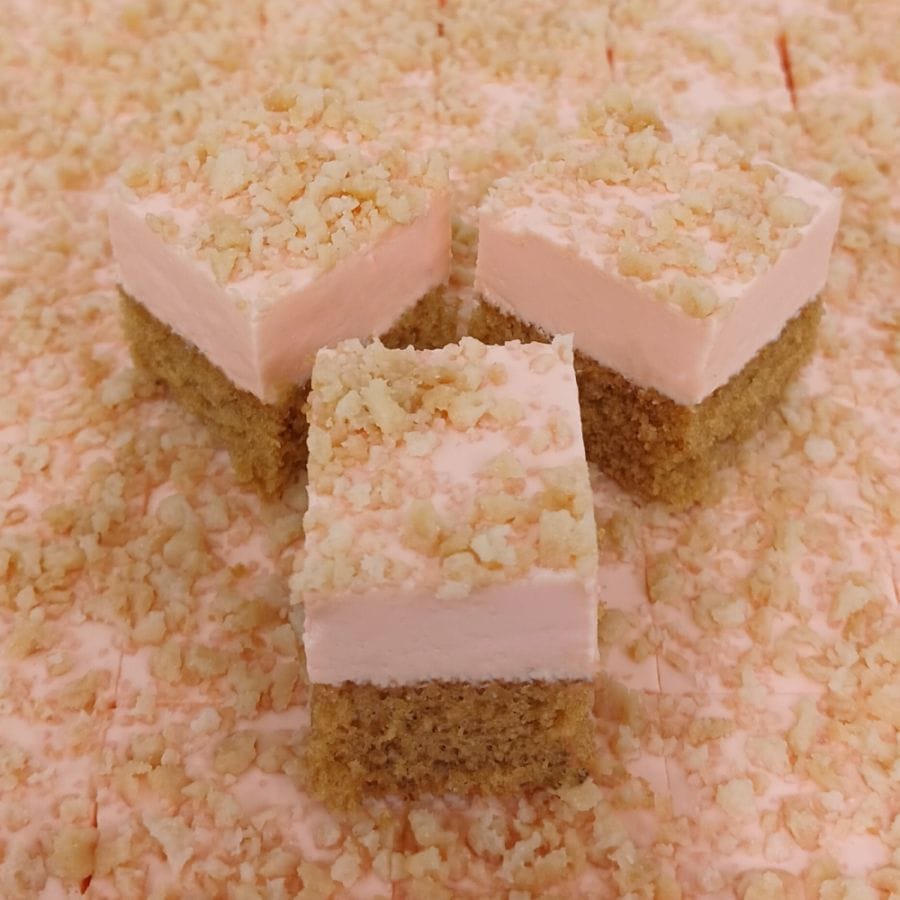 シート70　とろっと！プリンムース いちご味