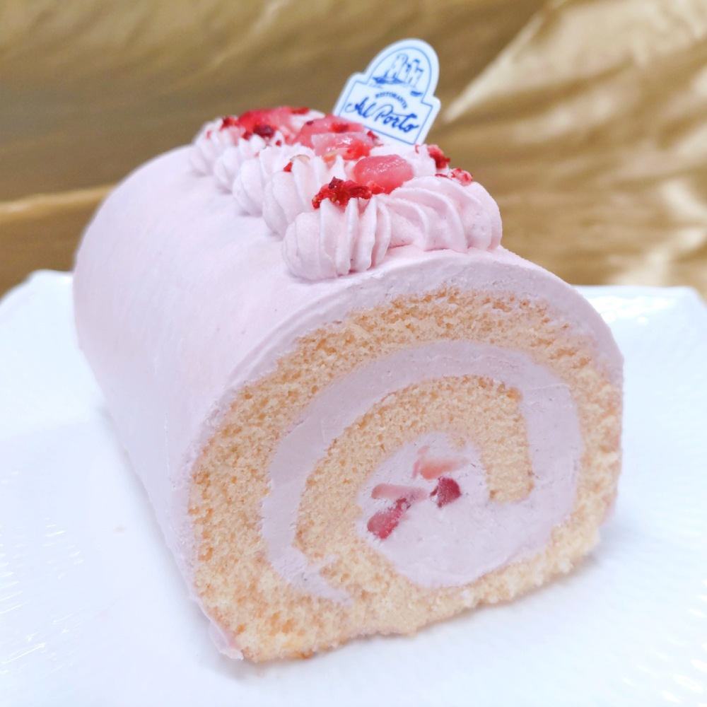 いちごとマスカルポーネのロールケーキ