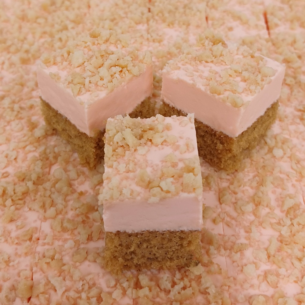 シート70　とろっと！プリンムース いちご味