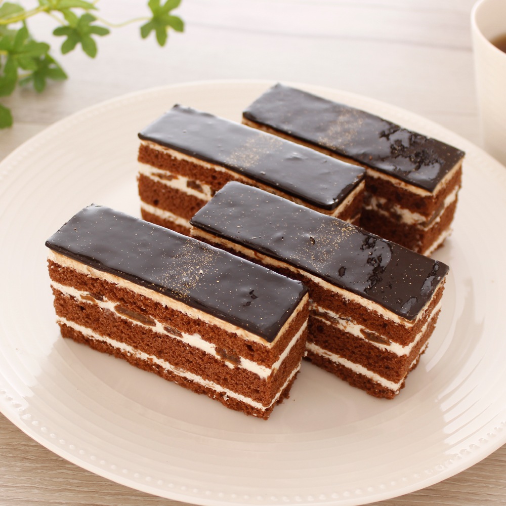 トランシェ・ド・ラムレーズン　1箱4切入×12箱　業務用カットケーキ