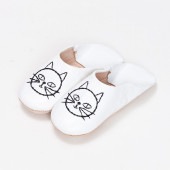 キッズ猫刺繍 バブーシュ　ホワイト