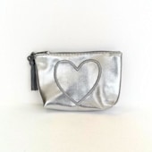 ハート刺繍ミニポーチ　シルバー