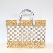 レザースクエアバスケットM　ホワイト