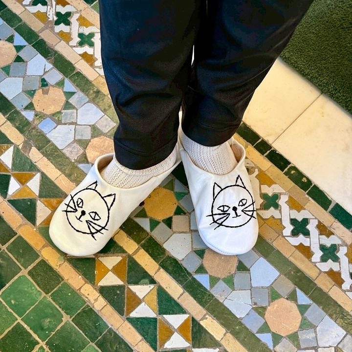 猫刺繍 バブーシュ　ホワイト