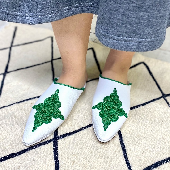モチーフ刺繍バブーシュ　グリーン