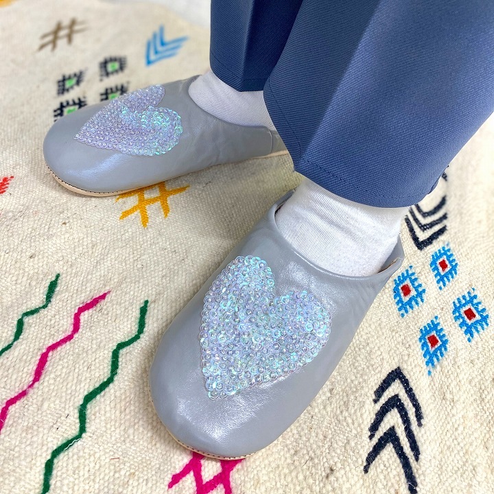 ハートスパンコール バブーシュ グレークリア