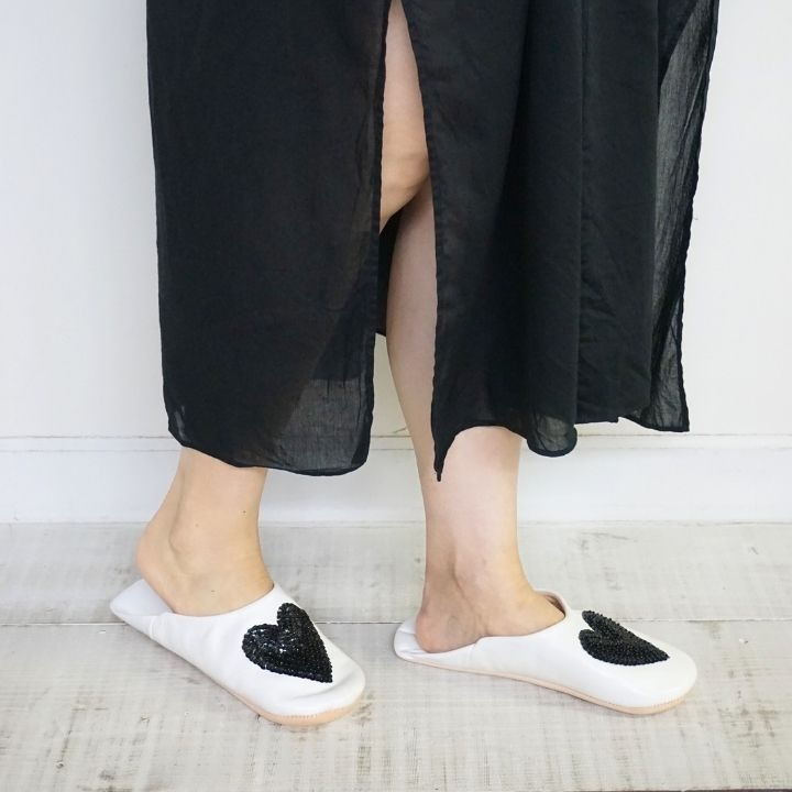 ハートスパンコール バブーシュ ホワイトブラック