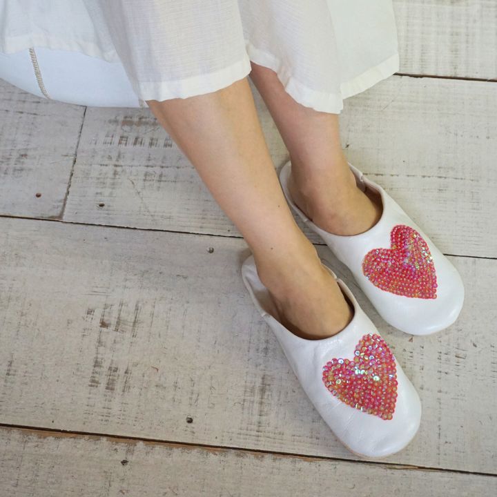 ハートスパンコール バブーシュ ホワイトピンク