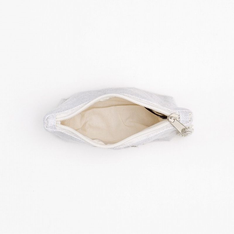 スマイルホワイトポーチ　シルバー