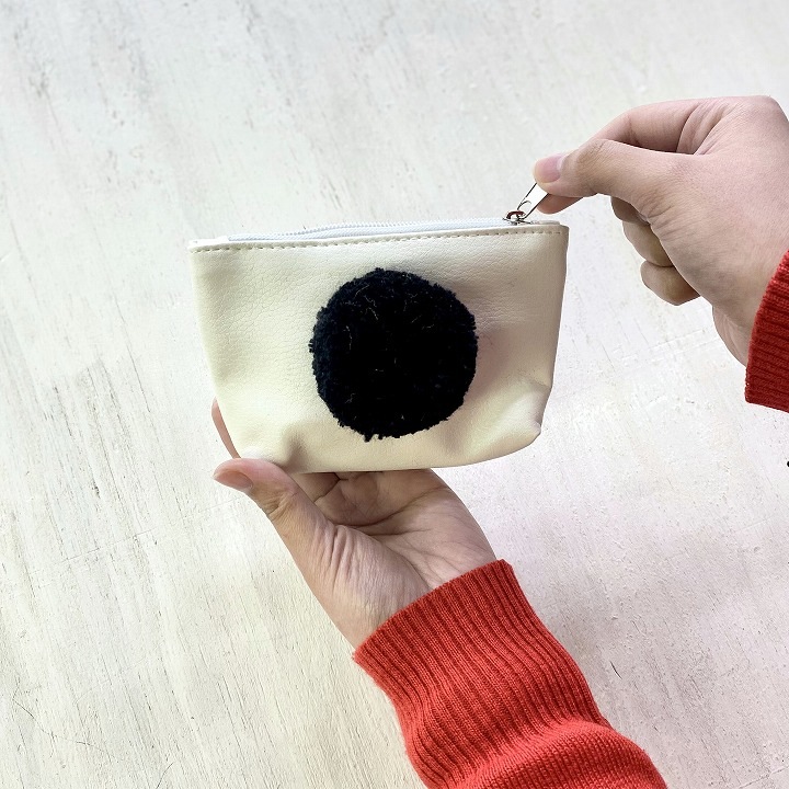 マルポンポンミニポーチ ホワイト