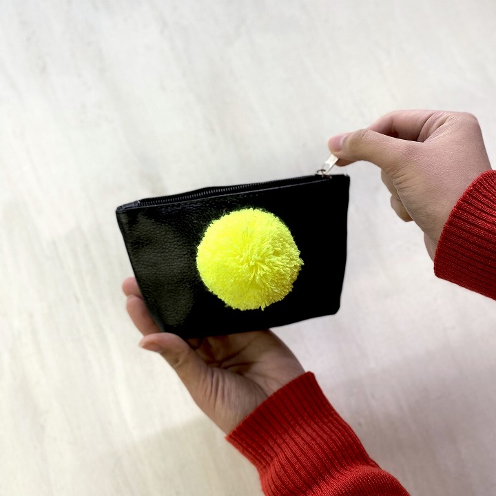 マルポンポンミニポーチ ブラック