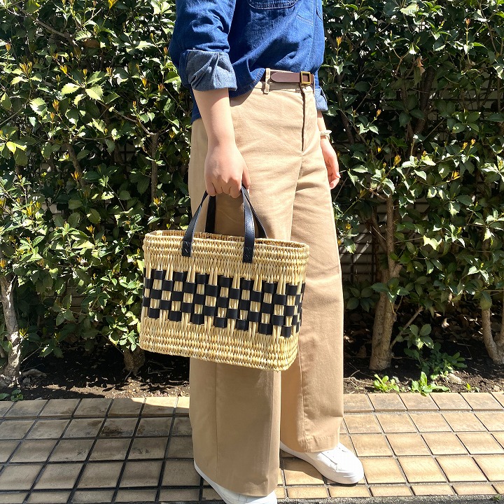 レザースクエアバスケットS　ブラック