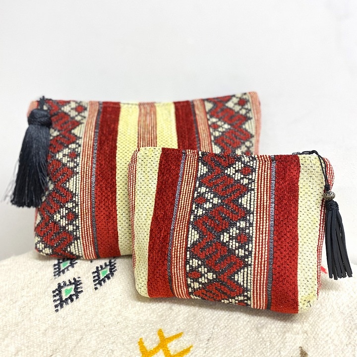 ベルベルキリム柄ポーチ　レッド