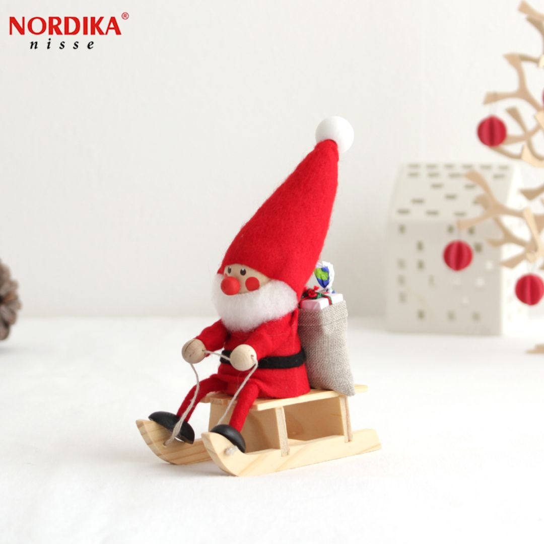 ノルディカニッセ そりに乗ったサンタ フェルトシリーズ 赤 NORDIKA