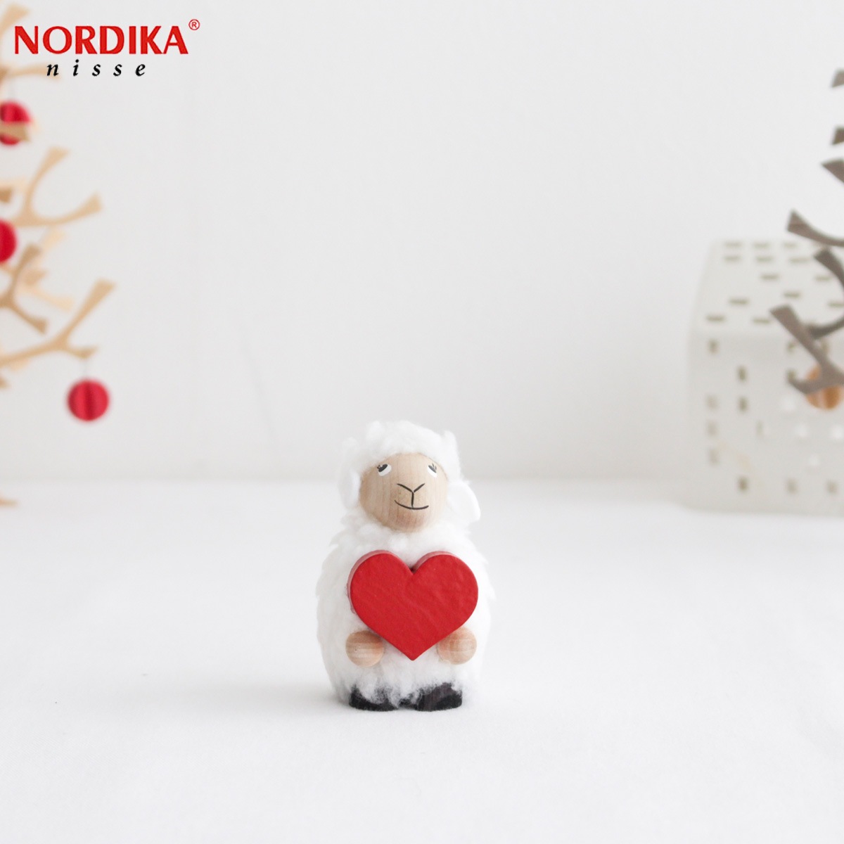 ノルディカニッセ ハートを抱えた羊 ハートフルシリーズ NORDIKA nisse