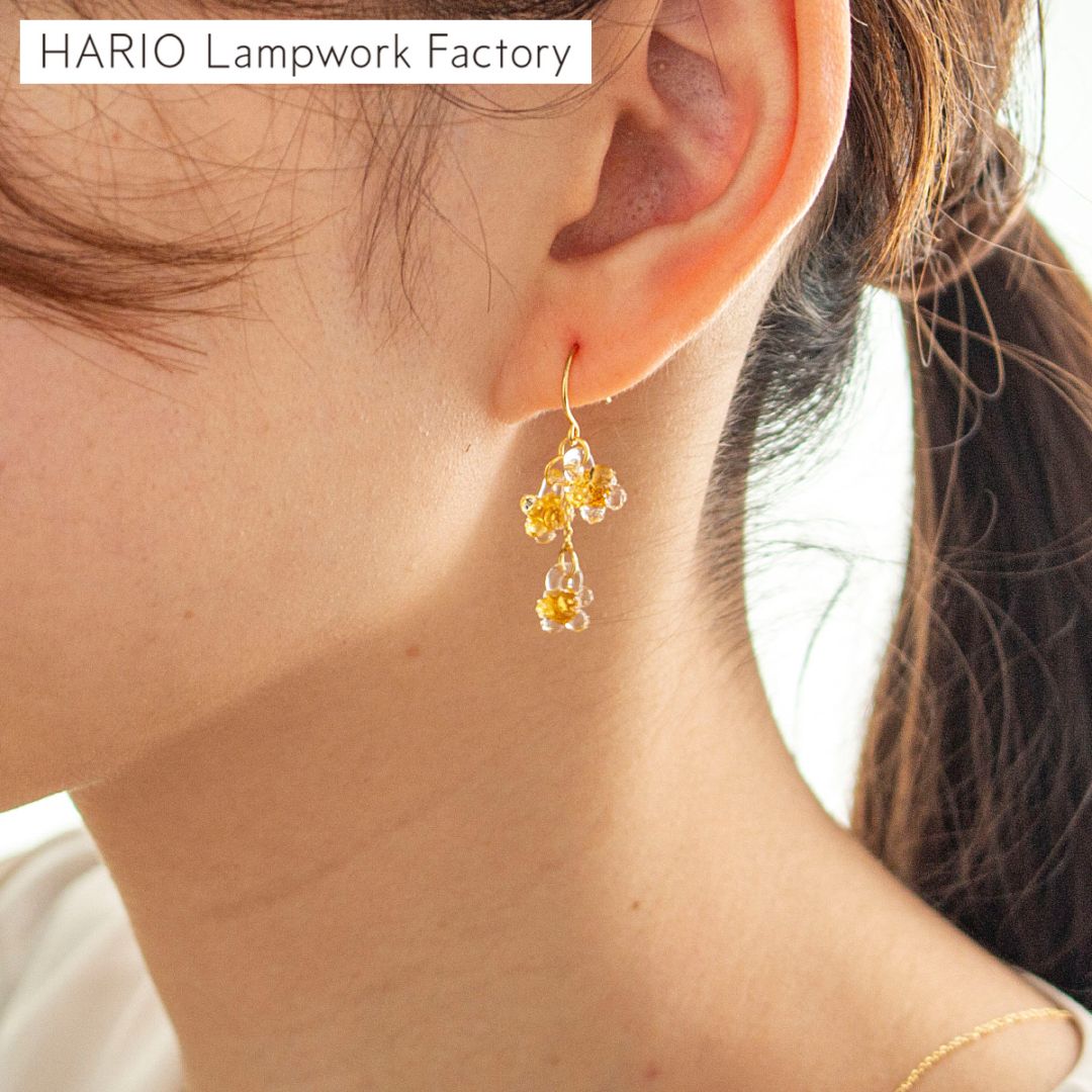 ハリオ ピアス ひとふさのミモザ 花 ガラス製 HARIO Lampwork Factory