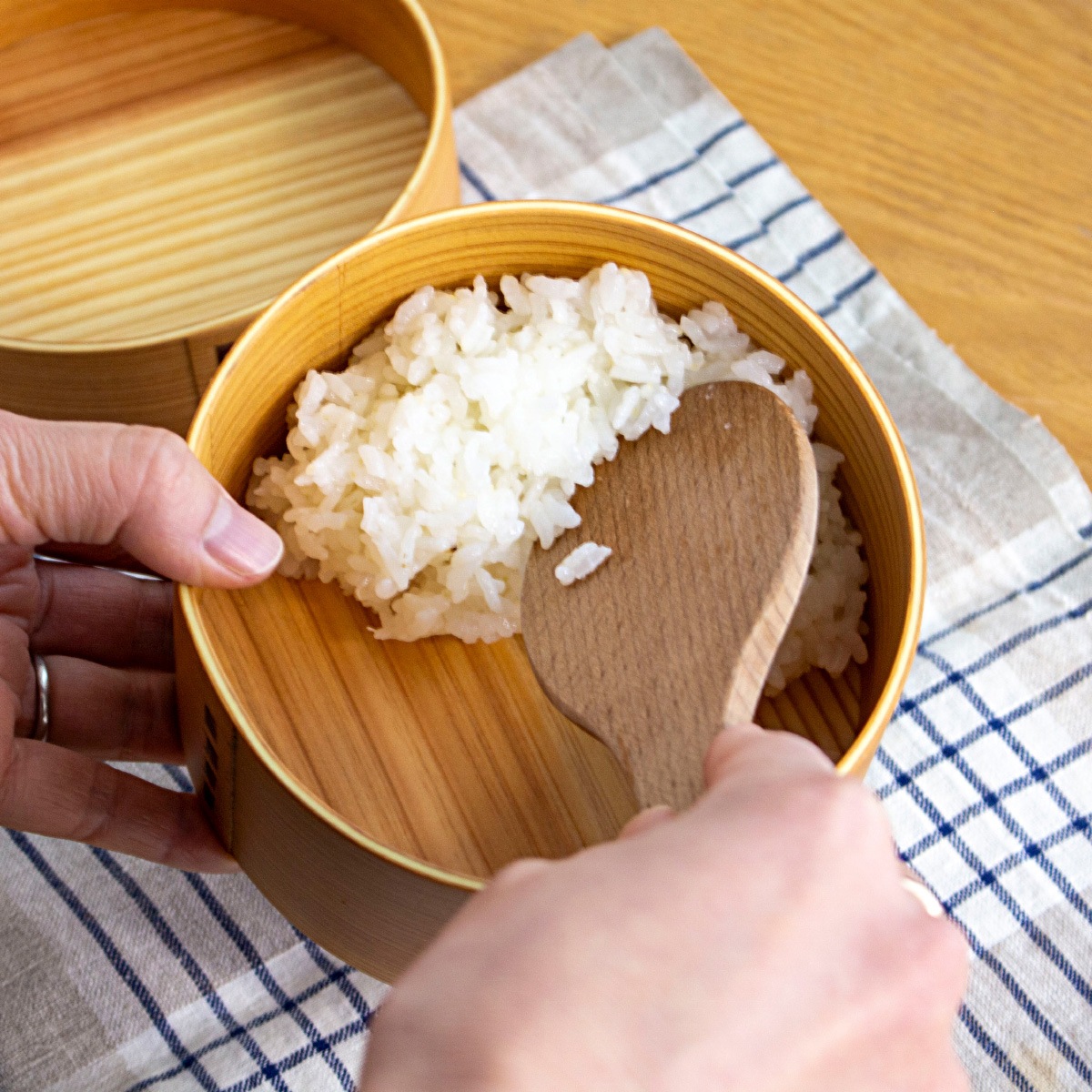 めんぱ まる 曲げわっぱ弁当箱 丸 1段 700ml かぶせ蓋 ウレタン塗装 めんぱ まる 曲げわっぱ弁当箱 丸 1段 700ml かぶせ蓋 ウレタン塗装