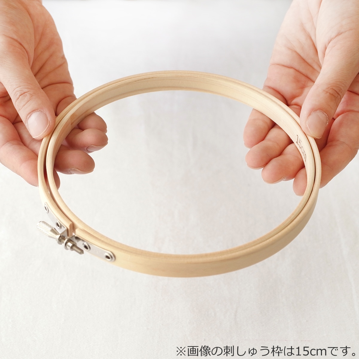 婚礼道具 箱枕 両脇を飾るクカサンと呼ばれる刺繍布 Cohana 曲げわっぱの道具箱 刺しゅう枠 刺繍枠 12cm 日本製 Made in