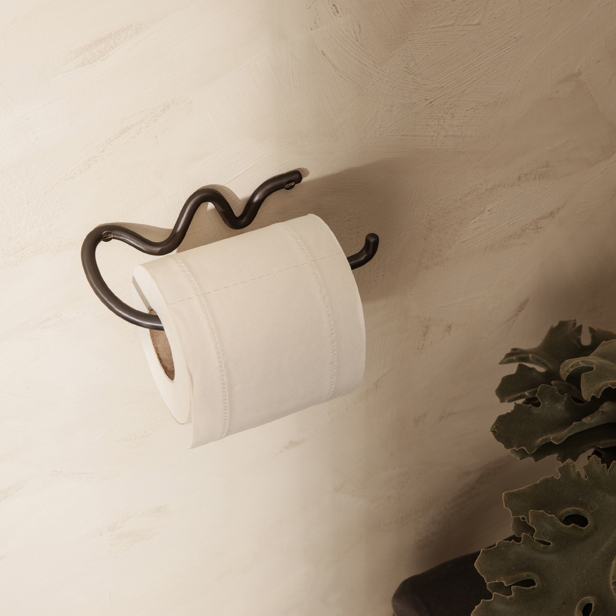 取扱終了】Ferm Living Curvature トイレットペーパーホルダー