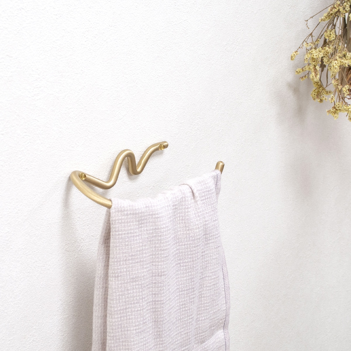 取扱終了】Ferm Living Curvature トイレットペーパーホルダー