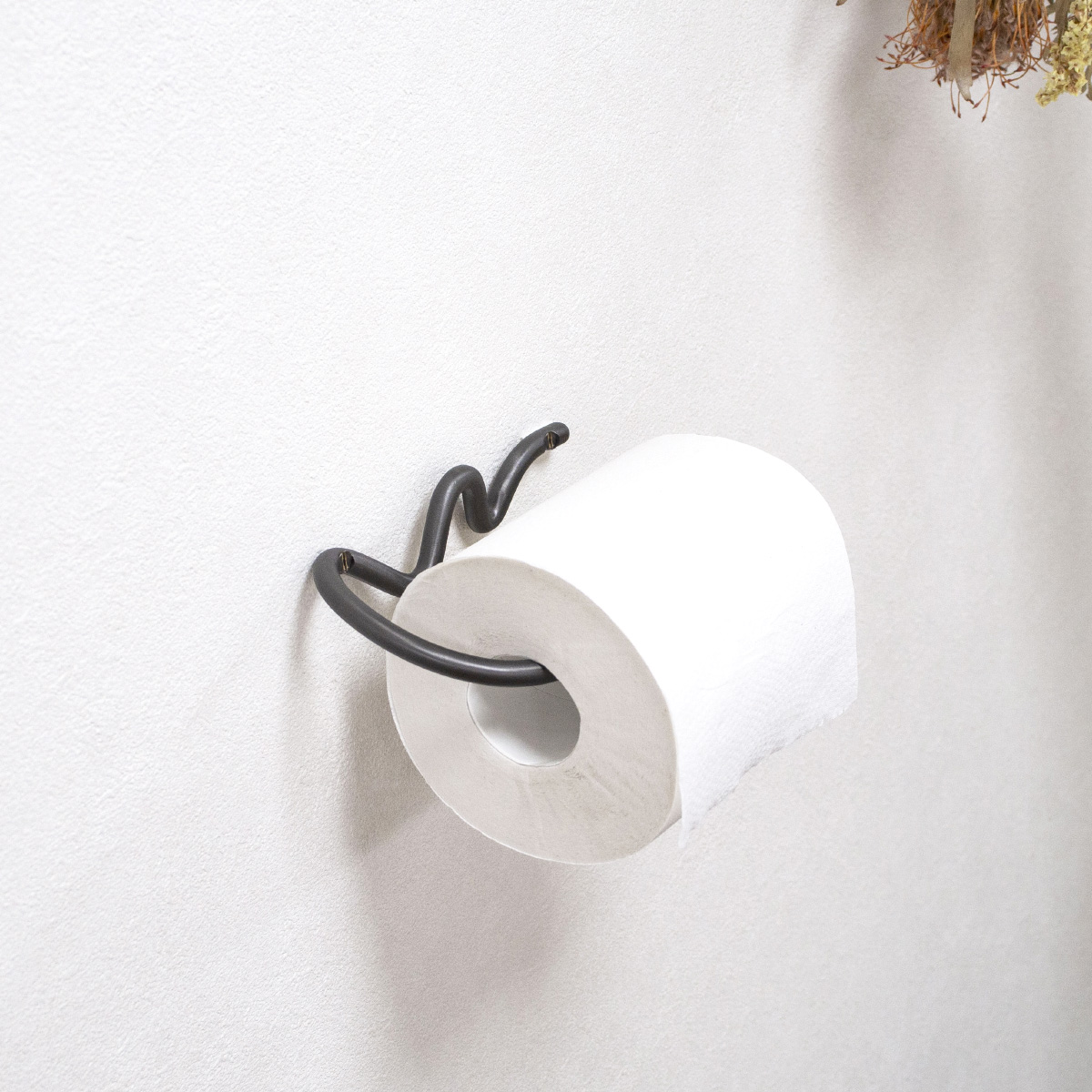 取扱終了】Ferm Living Curvature トイレットペーパーホルダー