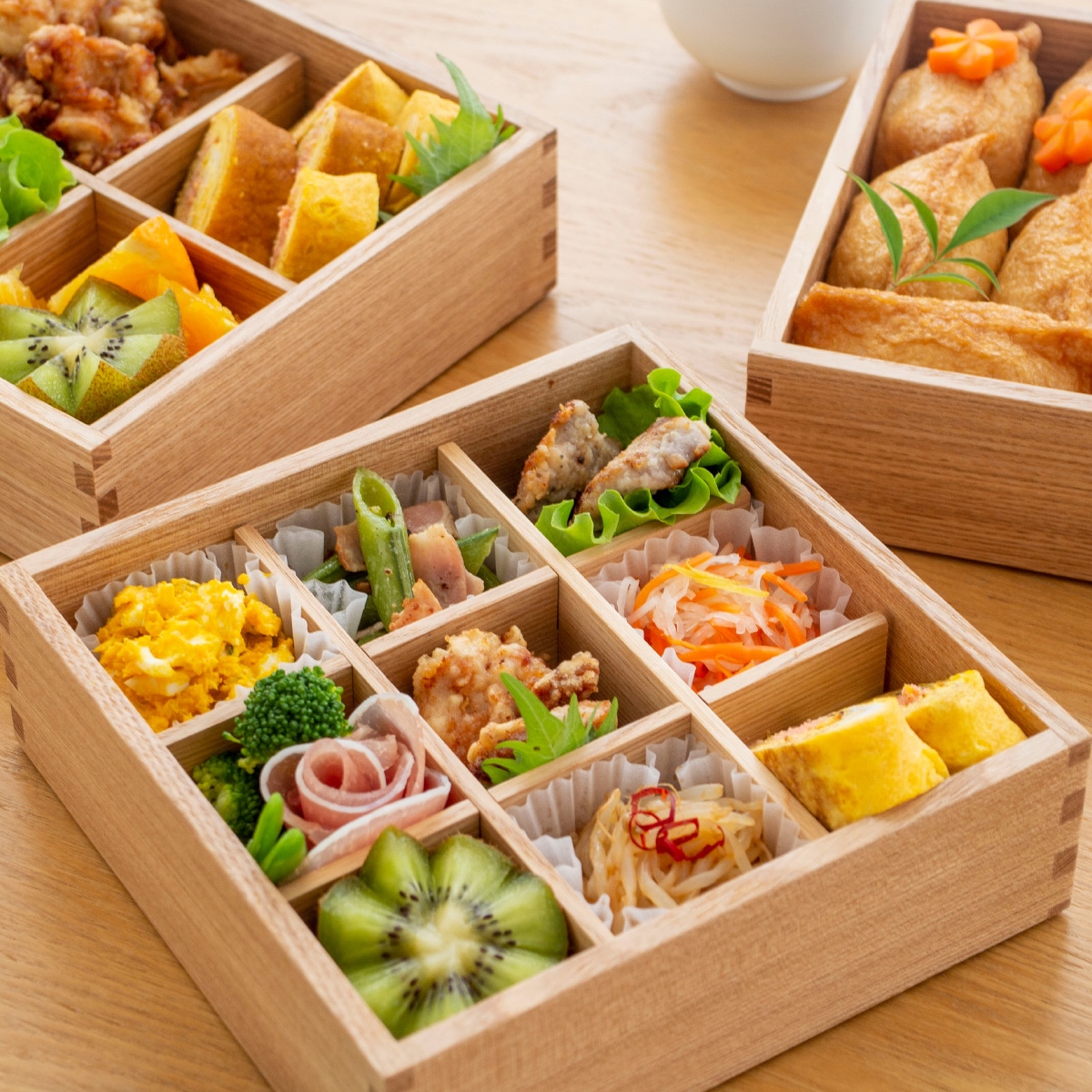 松屋漆器店 重箱 白木塗タモ6.0 二段 6寸 内朱 日本製 匿名配送 松屋漆器店 重箱 白木塗タモ6.0 三段 6寸 ナチュラル 白木 約18×18cm