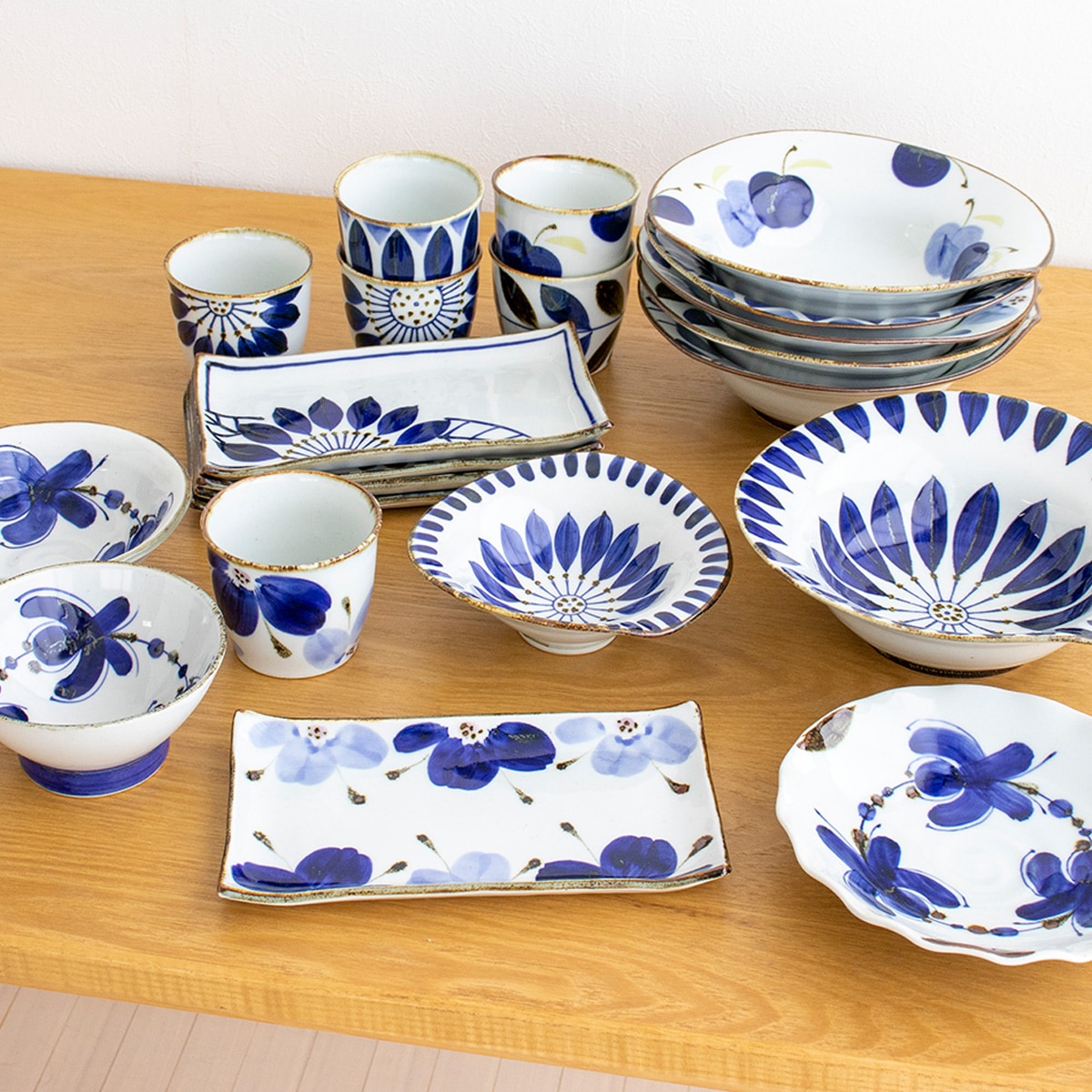波佐見焼 翔芳窯 藍の器 変形大鉢 22cm 大皿 盛り皿 深皿 ボウル