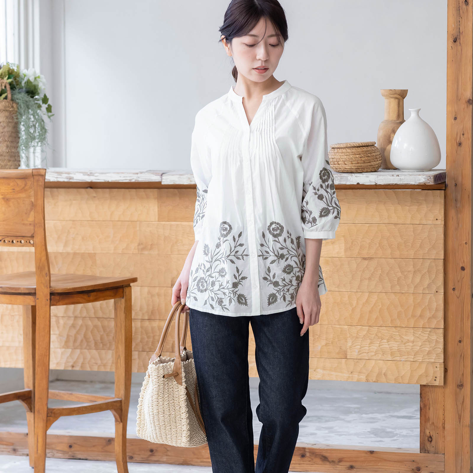 刺繍ピンタックブラウス|レディースオフィスカジュアル通販BOW